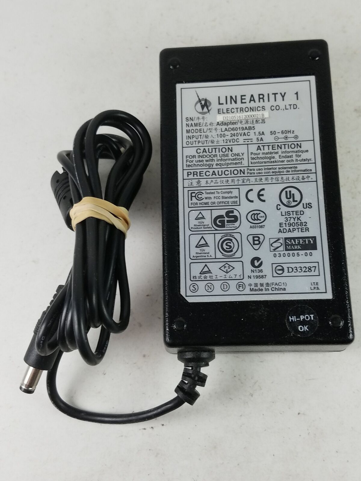 LINEARITY LAD6019AB5 AC ADAPTER 12VDC 5A Used 2.5 x 5.4 x 10.2 m