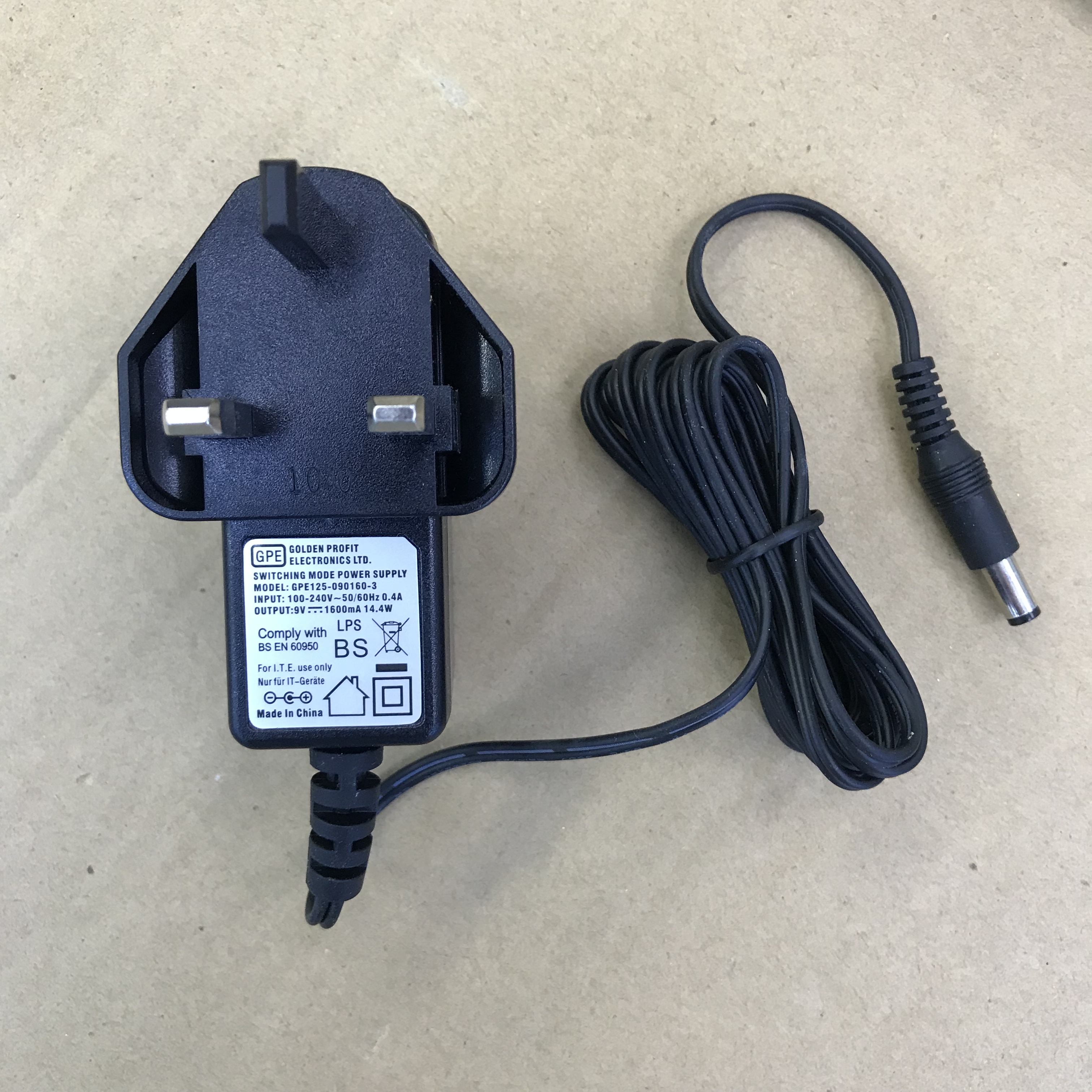 Original GPE9V1.6A/1.5A2A British power adapter GPE125-090160-35.5*2.1mm head Brand: GPEModel: GPE125-090160-3Input: 10
