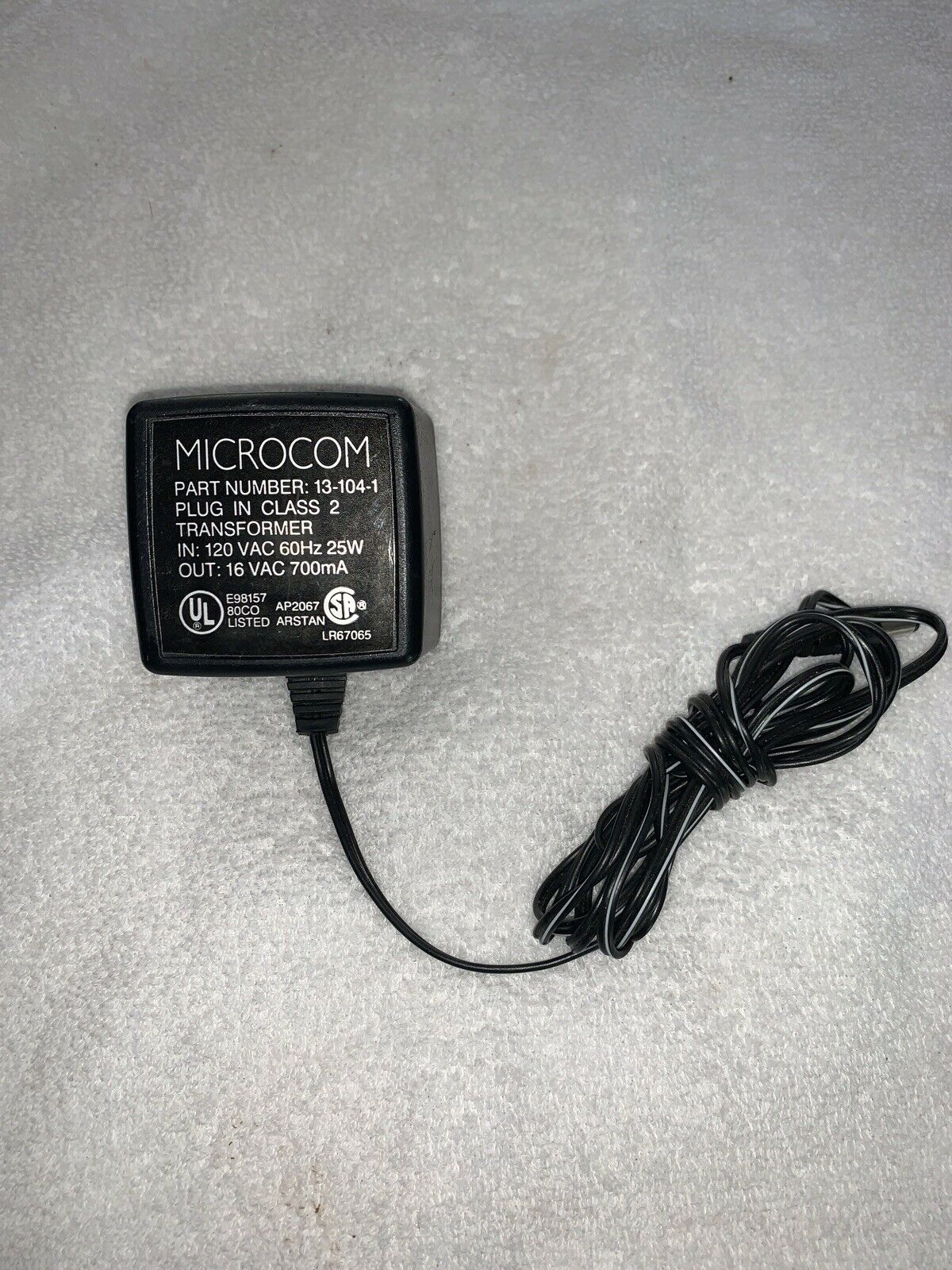Microcom 13-104-1 Plug-In Class 2 Transformer AC Adapter Output 19V AC 600mA Connection Split/Duplication: 1:3 Type: