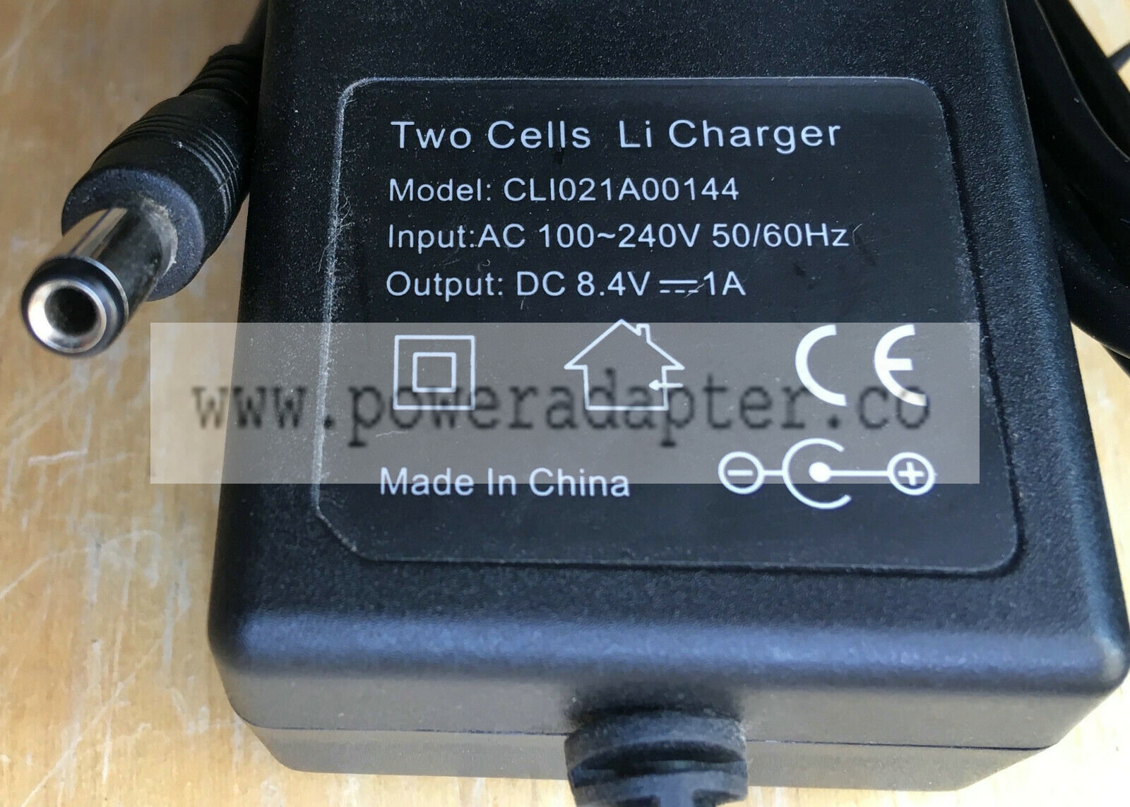 Two Cells LI 8.4V DC 1A Charger CLI021A00144 for Bike Light Two Cells LI 8.4V DC 1A Charger CLI021A00144 for Bike Lig