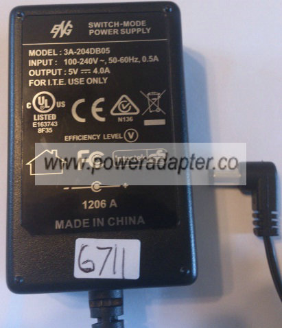 ENG 3A-204DB05 AC ADAPTER 5VDC 4A -( )- 2.5 x 5.5 x 9.8mm
