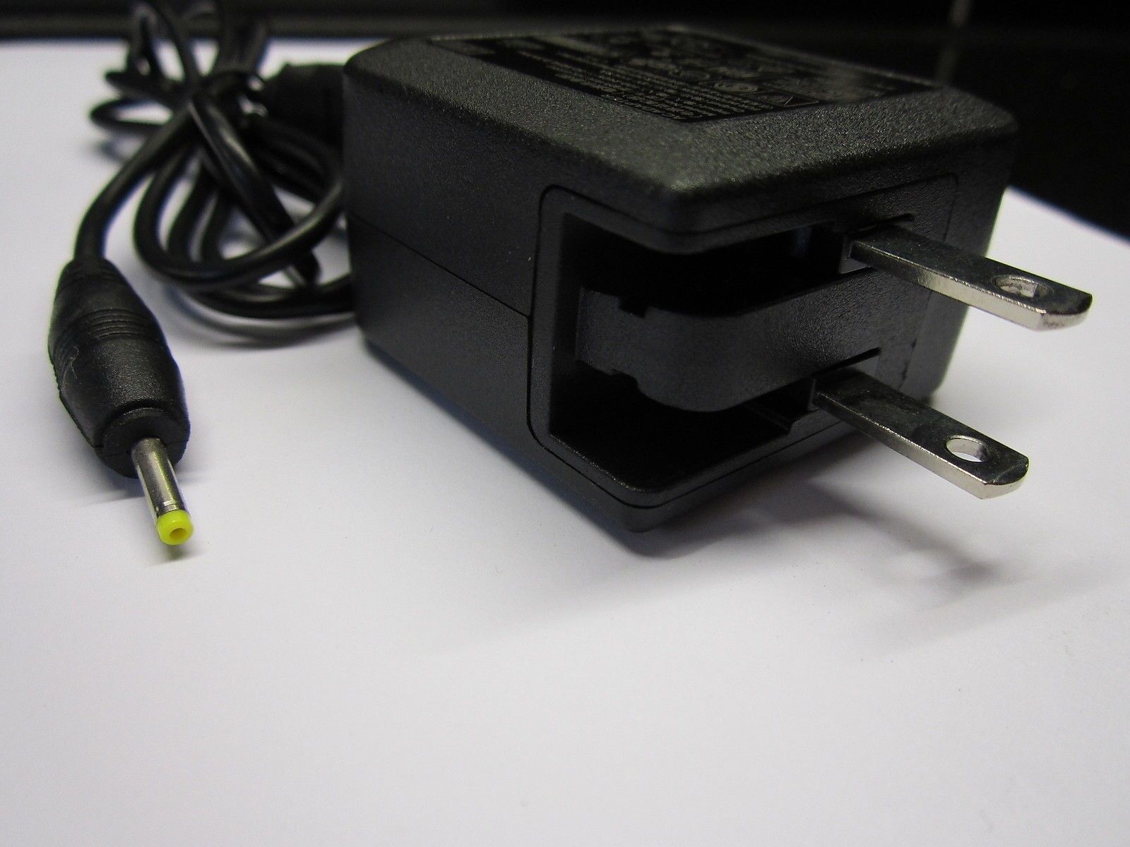 US 5V 2A AC-DC Switching Adapter Charger for 9.7" Scroll Elite Android Tablet PC This is your Chance to Purchase this