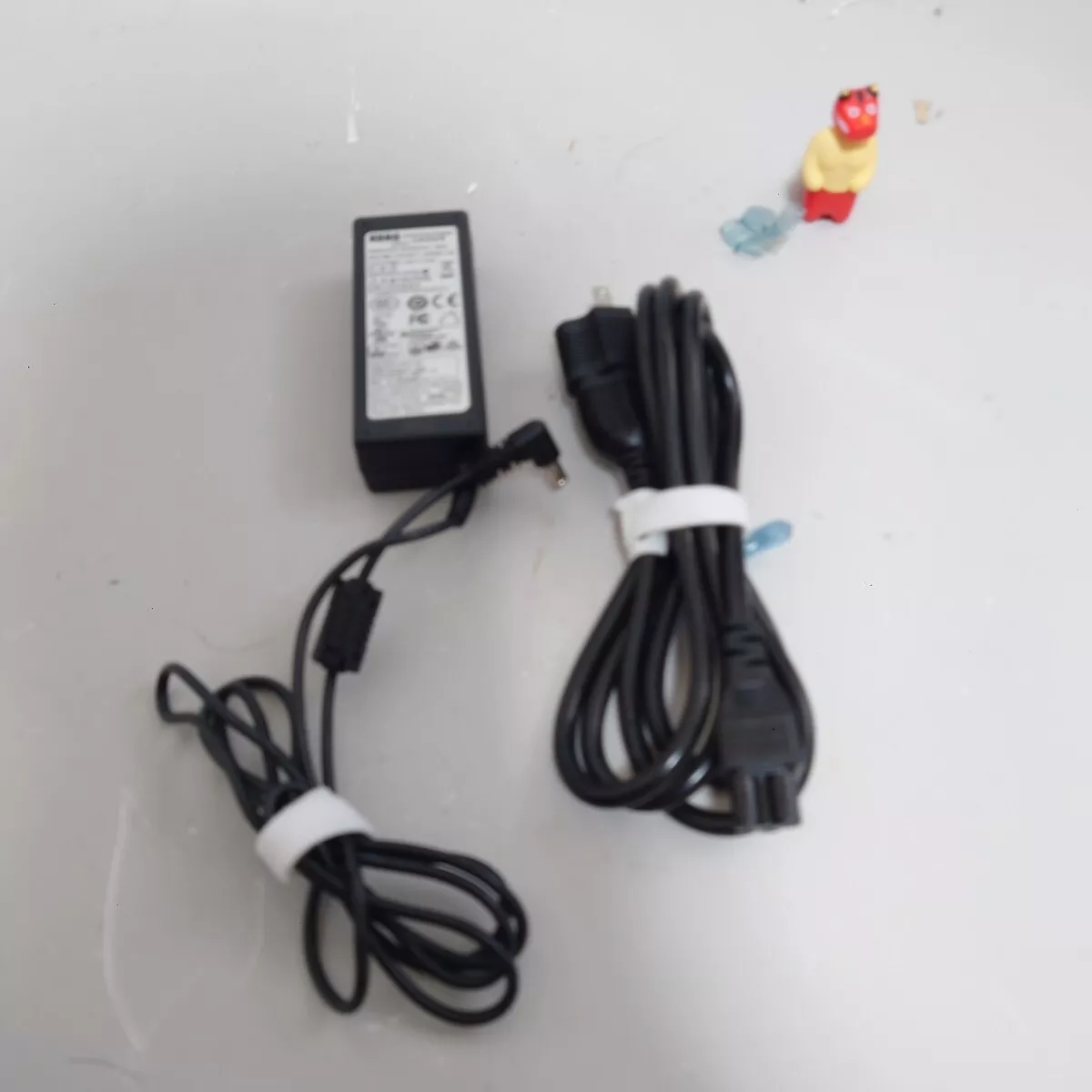 Original Korg KA-420 Power supply Adaptor free shipping Brand Korg Type AC/DC Adapter Features Powered -Adapter not inc