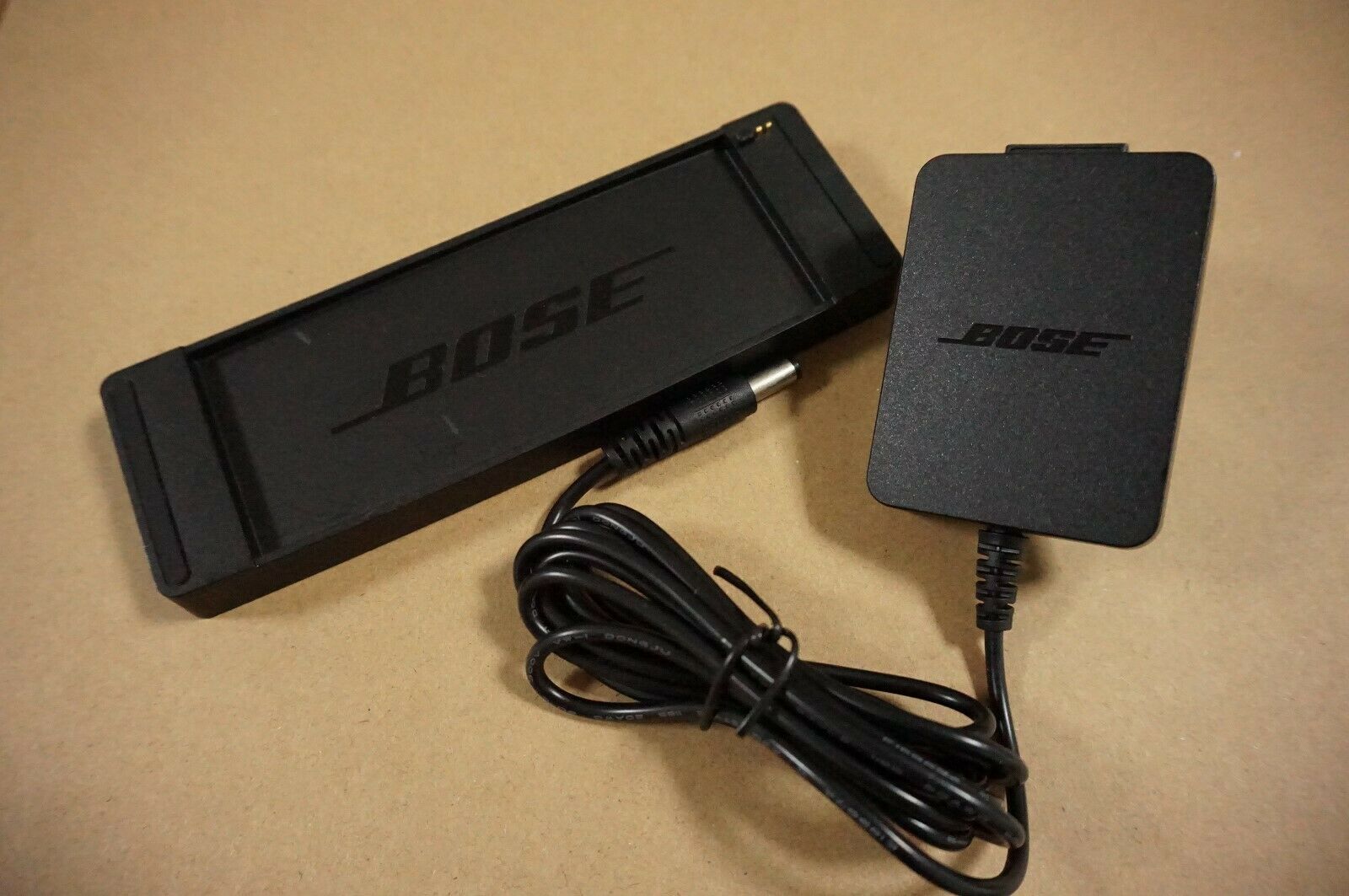 US-Bose SoundLink Mini I Charger & Cradle 12V 0.833A SH# Compatible Brand: BOSE MPN: Does Not Apply Type: Charging Cr