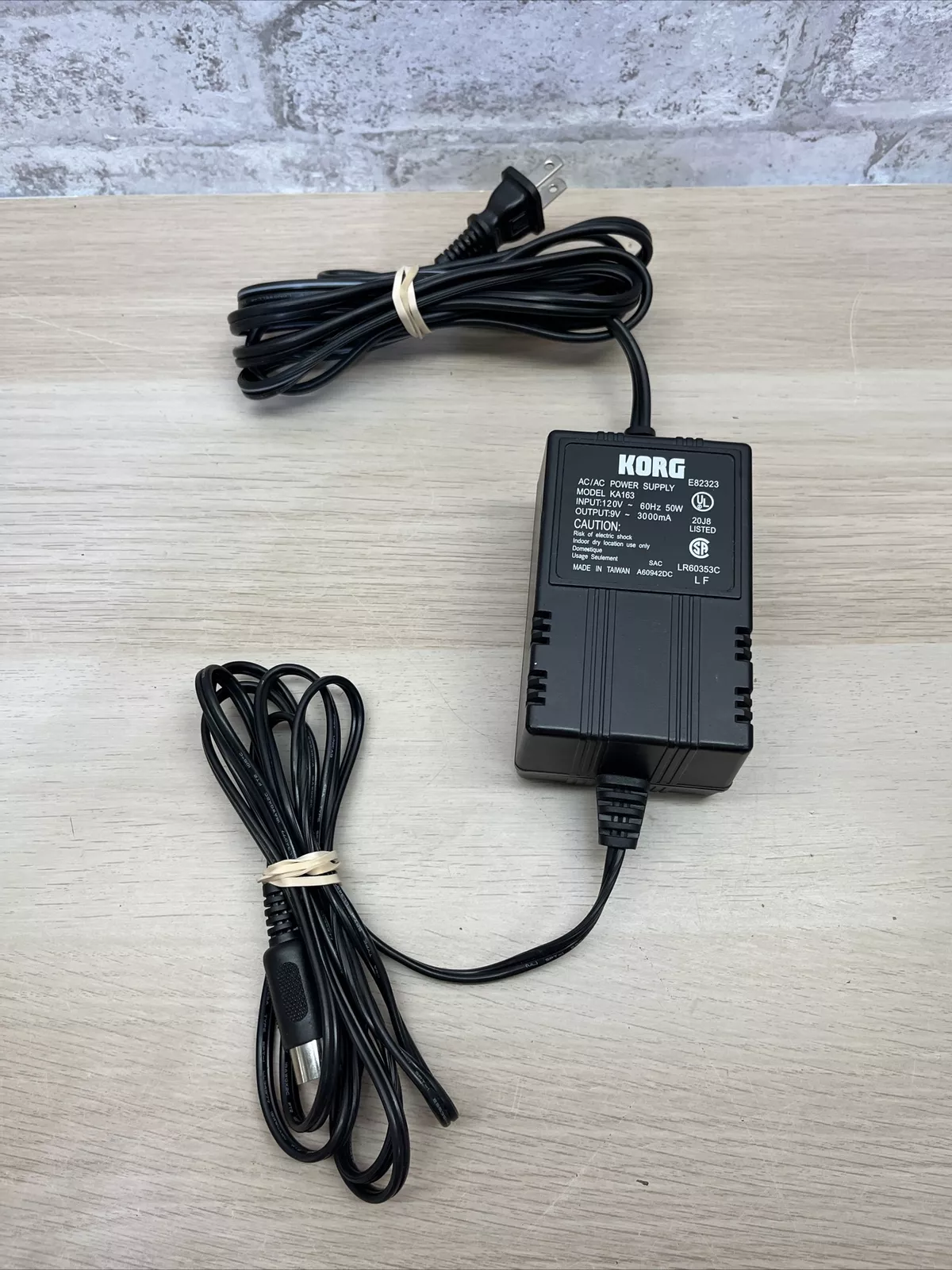 OEM VOX/ KORG Triton LE Original KA163 EV AC Power adapter 9v 3000ma /ARMENS/ Brand Korg Model KA163 MPN KA163 Definiti