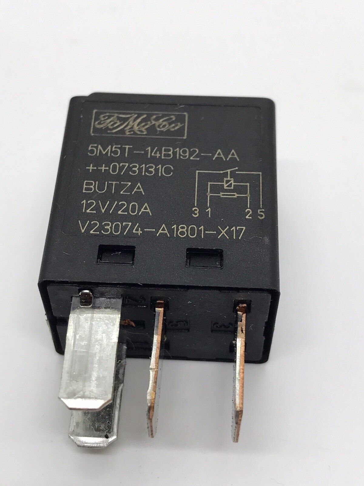 FoMoCo TYCO 4 BLADE 12V 20A RELAY BLACK 5M5T14B192AA PA66-GF25 V23074A1801X17 Connector Type Male Mounting Style Plug-I - Click Image to Close