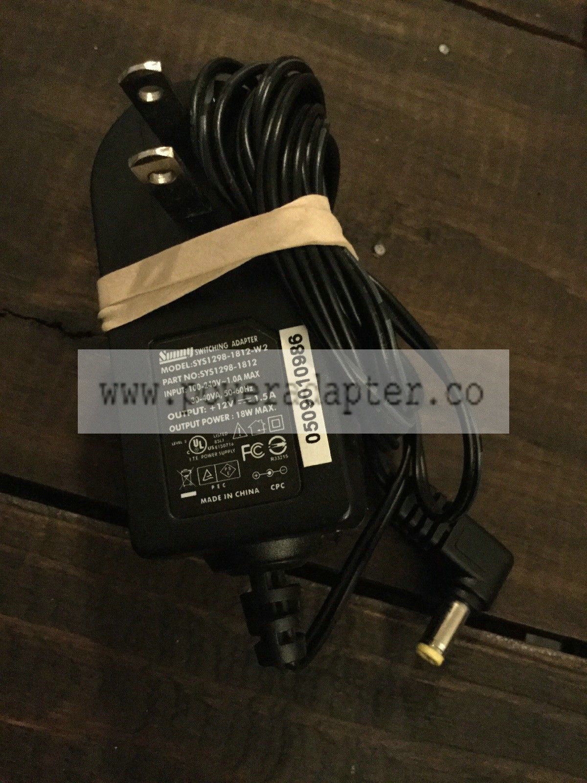 Switching Adapter Model SYS1298-1812-W2 Power Supply 12V 1.5A SUNNY EUC Brand: CPC MPN: SYS1298-1212 Model: SYS1298