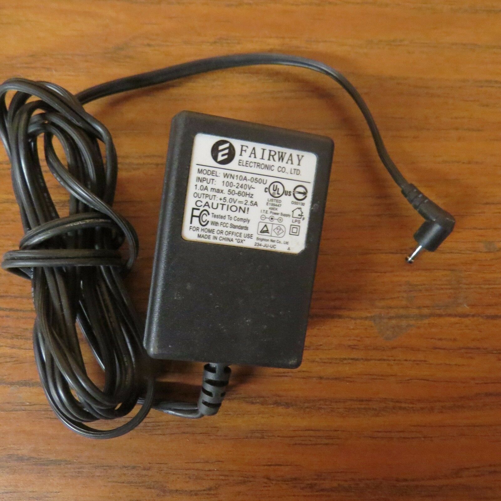 FAIRWAY Model WN10A-050 6V 5v 2.5a AC Adapter Model Number: WN10A-060 Accessory Type: AC adapter Brand: Fairway FAI - Click Image to Close