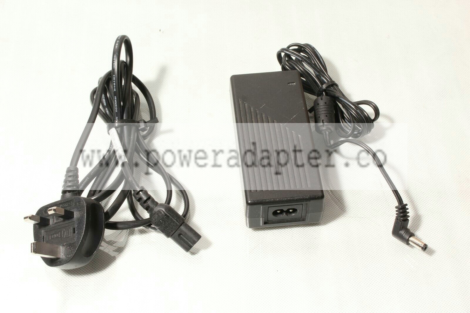 Power Supply / Mains Adapter / Adaptor. FJ-SW1204000D 12V DC 4A Model: FJ-SW1204000D Output Voltage: 12 V Type: AC